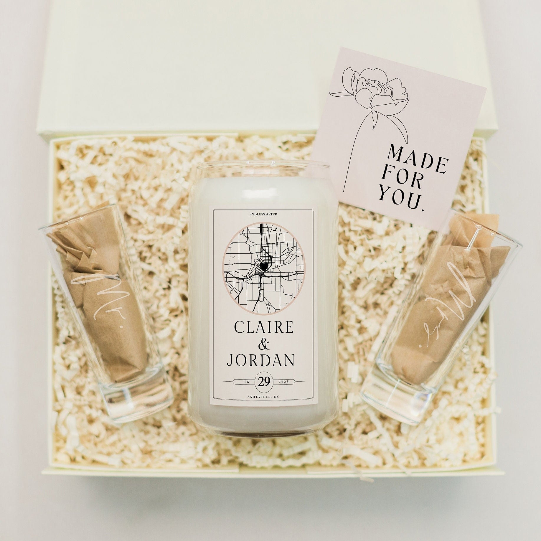 Personalized Wedding Gift Box with Custom Map for Couple, Location Themed Unique Destination Wedding Gift, Candle Gift for Newlyweds